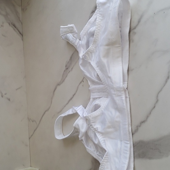 Just My Size 1107 Front Close Wirefree Bra (White 44B) - Picture 5 of 8